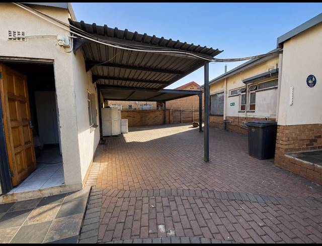 14 BEDROOM HOUSE FOR SALE IN VANDERBIJLPARK SE 7